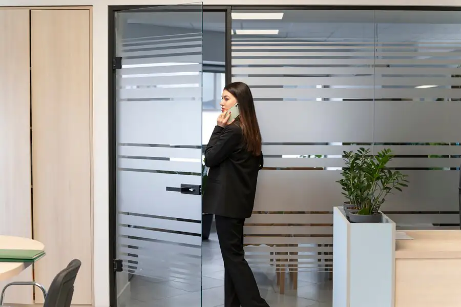 A beleza e praticidade do vidro em sua obra